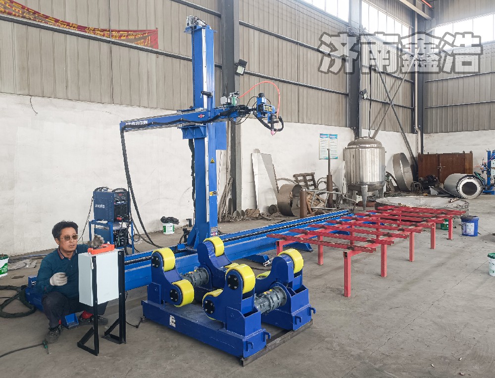河北客戶訂購重型氬弧焊接操作機(jī)，成型美觀，自動焊接